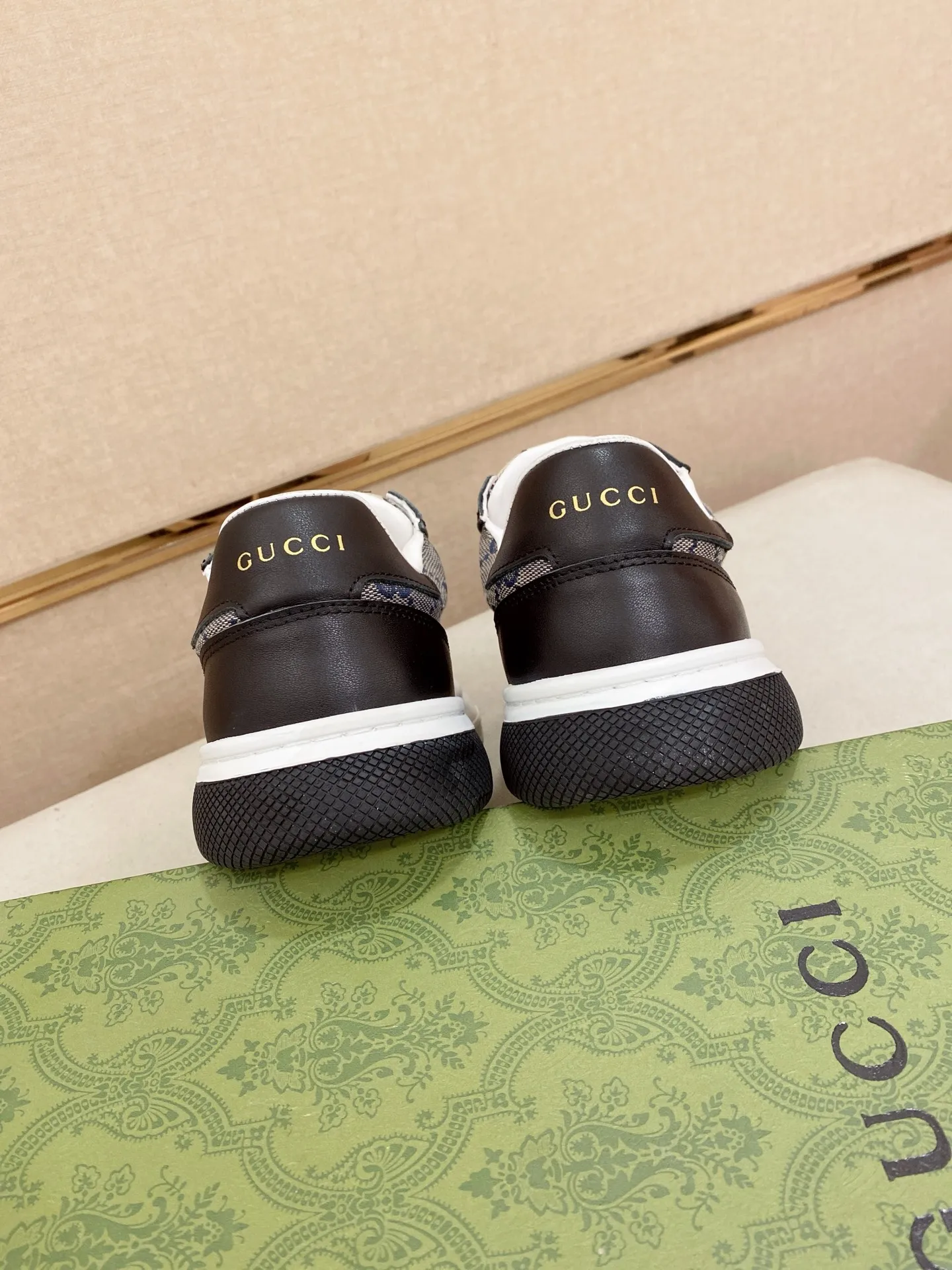 Men's clothing and shoes💰 440💰🇮🇹🇮🇹GUCCI🔍🔍New models are on sale at the same time at counters, uppers🇮🇹 Italian imported first-layer cowhide, fully imported sheepskin lining💪💪, completely 1⃣️ to 1 ⃣️Re-engraved🇮🇹💪💪, ⚠Sole: The original sole is specially provided by the original factory, the exclusive movable molded sole is super comfortable, ⚠The original factory follows the order, 🔍🔍high quality, you can enter and exit the counter at will, welcome to compare⚠. Code number:38-44